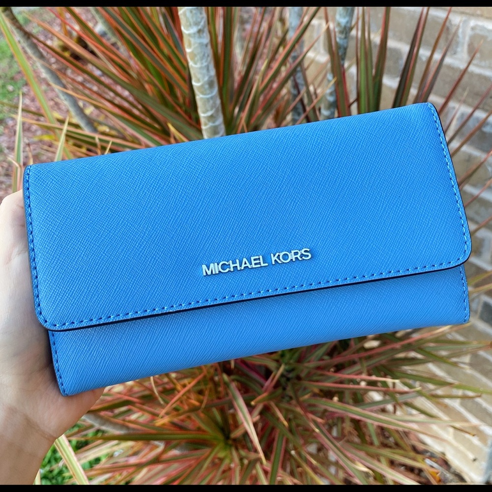 Gaby’sBags👜💕-Michael Kors large Wallet blue - Picture 1 of 4